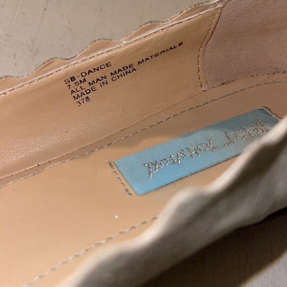 Betsey Johnson sparkle ivory flats size 7.5 - Picture 3 of 5